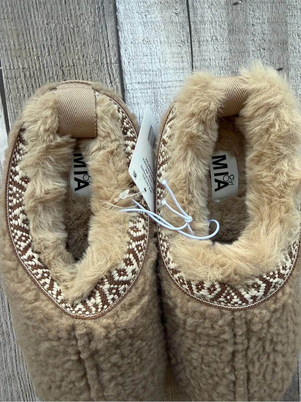 MIA Girls Brown Sherpa Slippers Size 4M NWT Cozy Faux Fur House Shoes